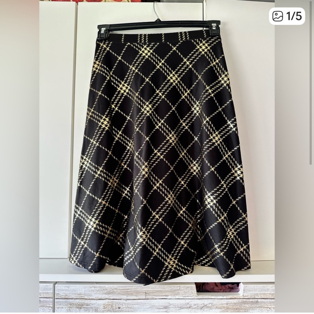 ✨ Laura Scott Black & Gold Plaid Midi Skirt – Petite Small